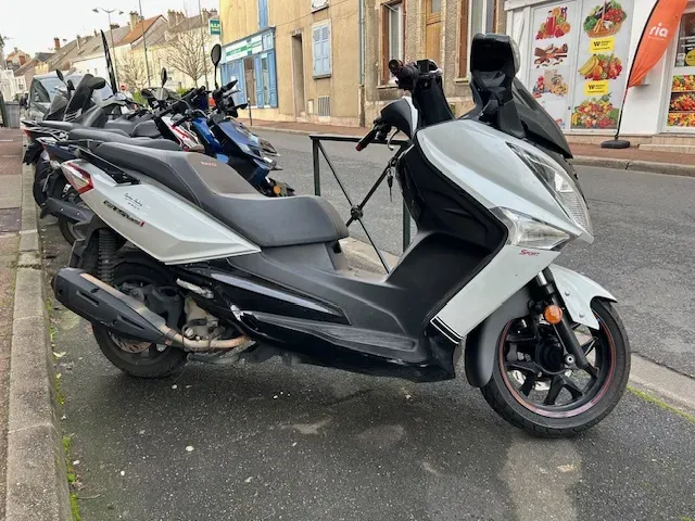 SYM 125 GTS SPORT