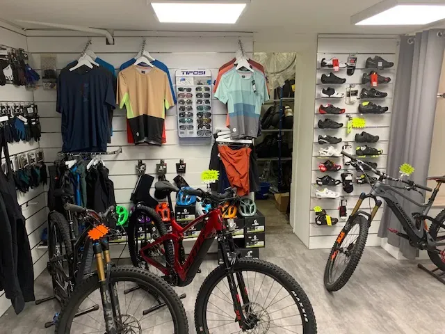 Équipements vélo près de Angerville