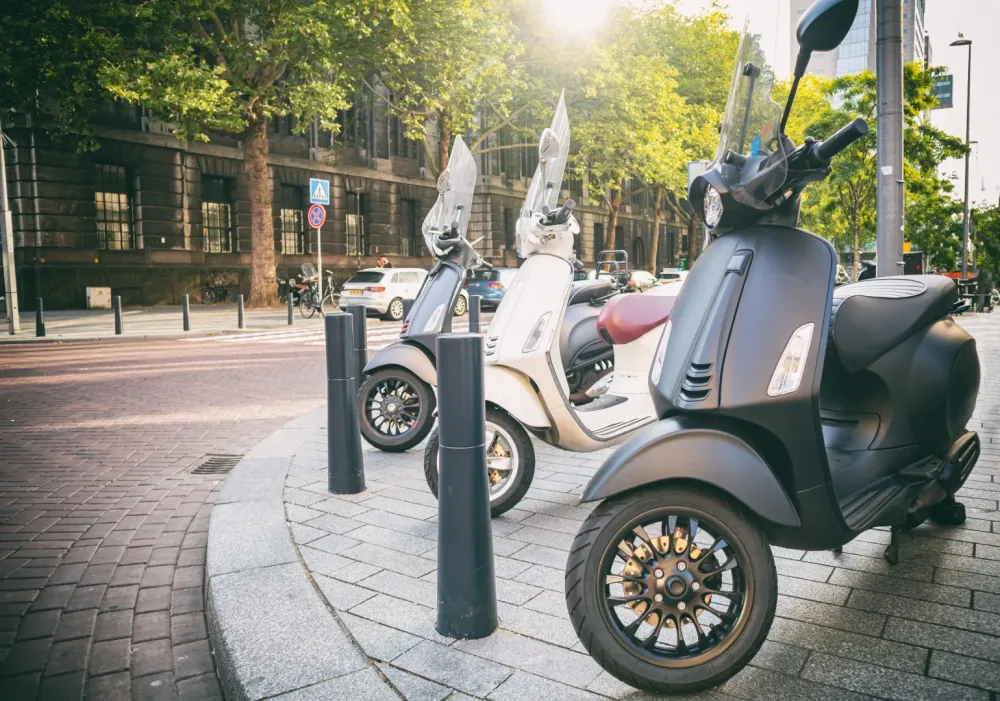 Scooter près de Angerville